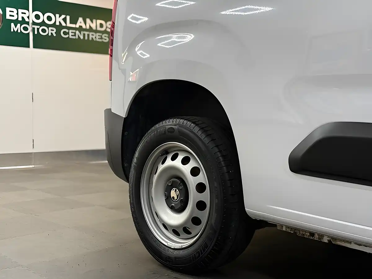 Used 2024 Vauxhall Combo Prime M White - Interior and Exterior details 7