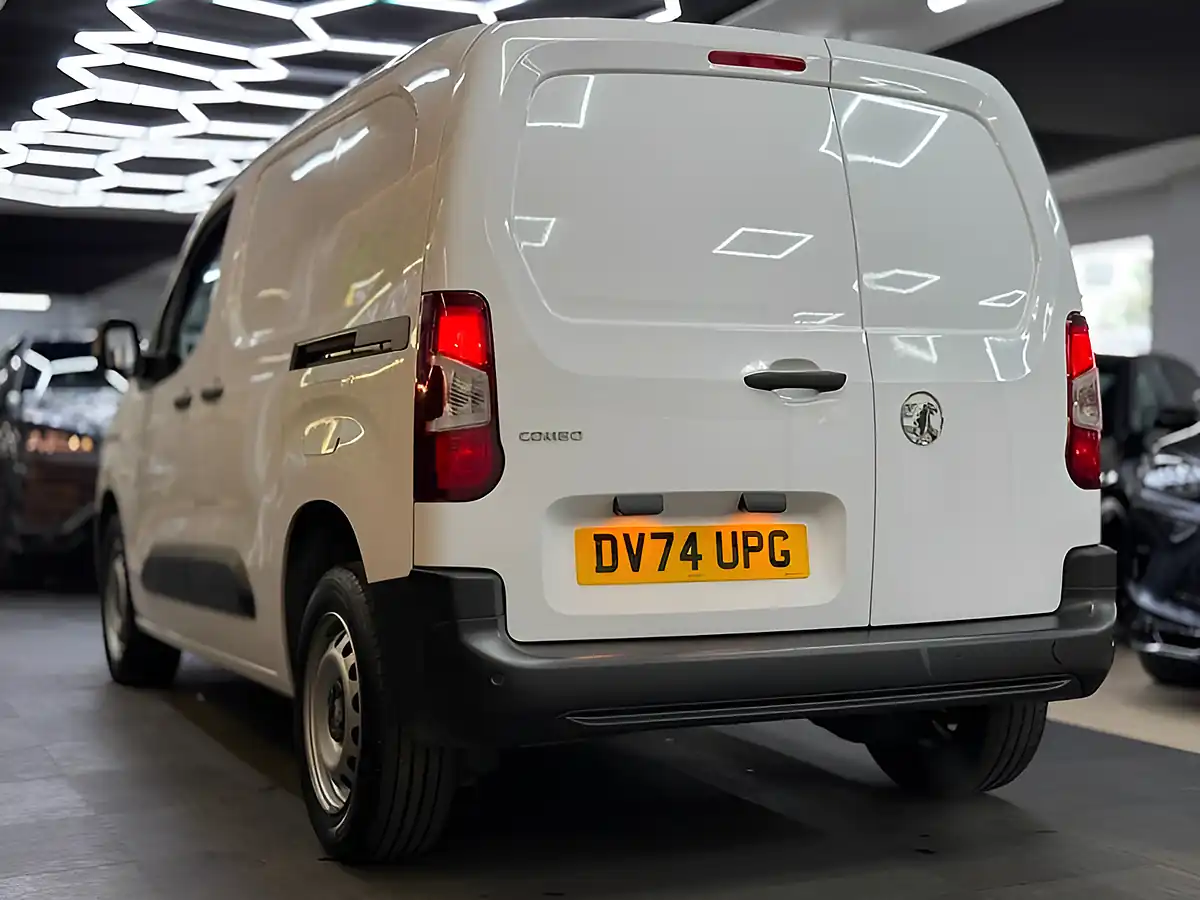 Used 2024 Vauxhall Combo Prime M White - Interior and Exterior details 11