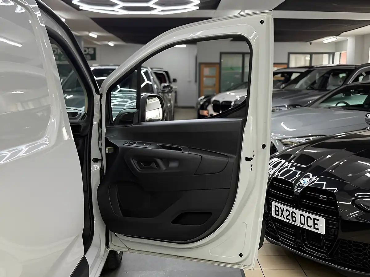 Used 2024 Vauxhall Combo Prime M White - Interior and Exterior details 18