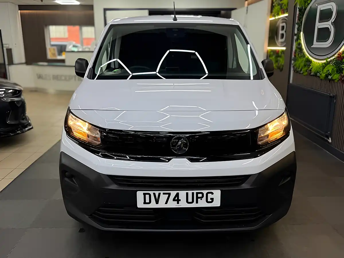 Used 2024 Vauxhall Combo Prime M White - Interior and Exterior details 4