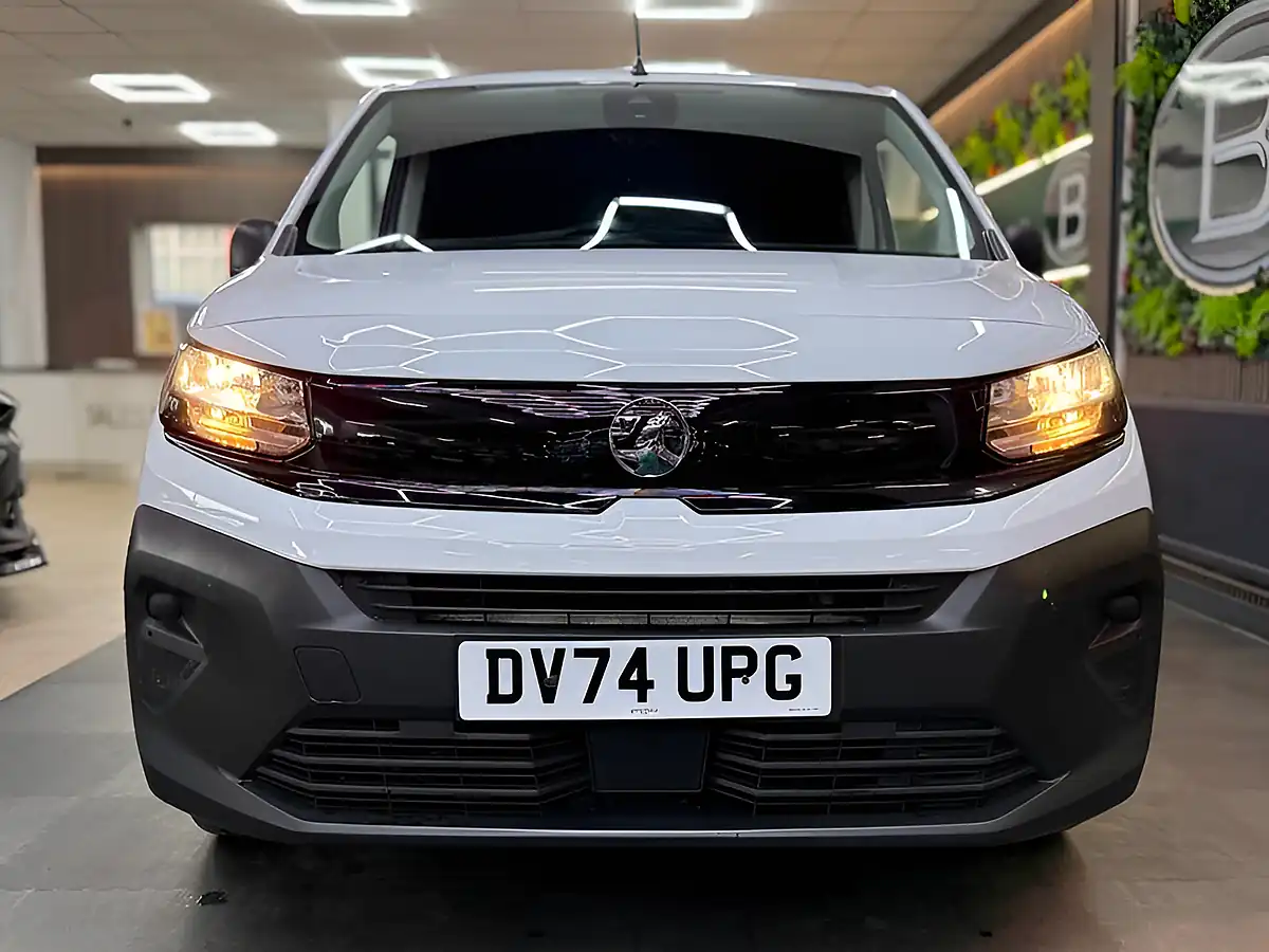 Used 2024 Vauxhall Combo Prime M White - Interior and Exterior details 5