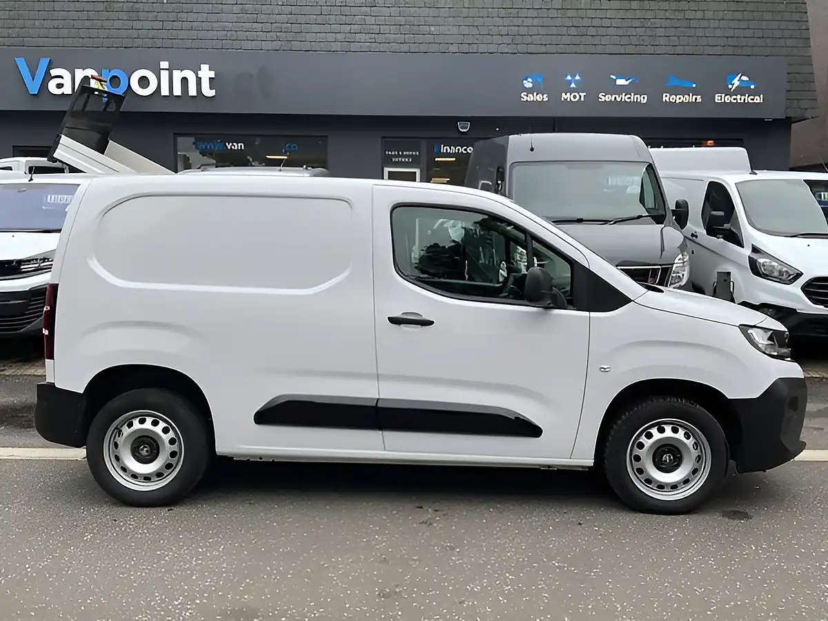 Used 2024 Vauxhall Combo Prime Panel Van White - Interior and Exterior details 11