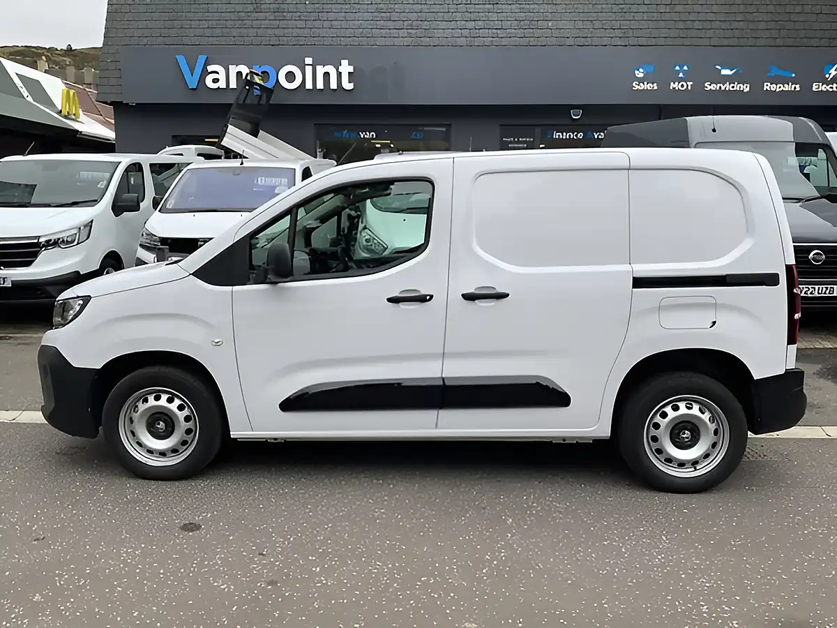Used 2024 Vauxhall Combo Prime Panel Van White - Interior and Exterior details 12