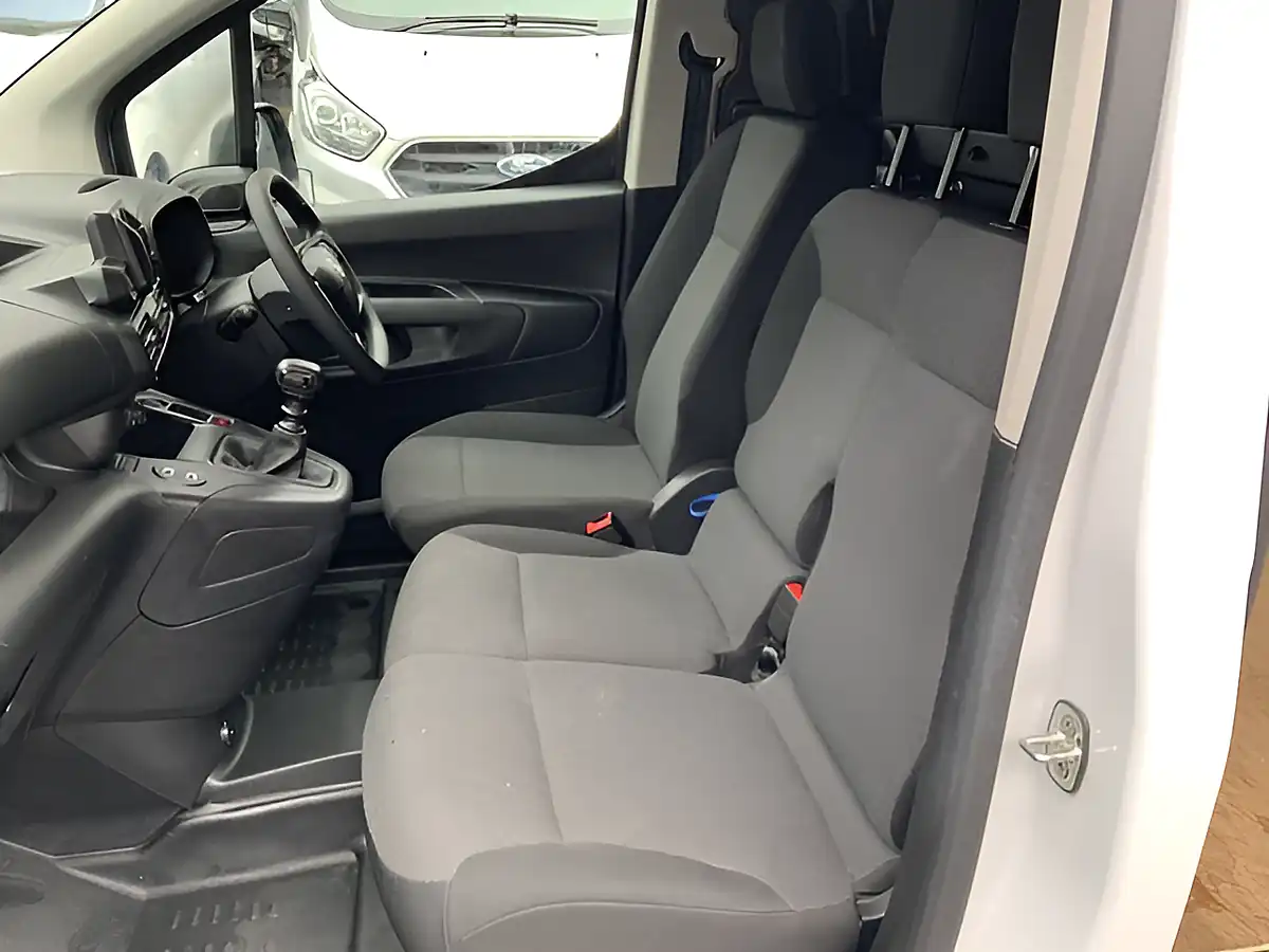 Used 2024 Vauxhall Combo Prime Panel Van White - Interior and Exterior details 15