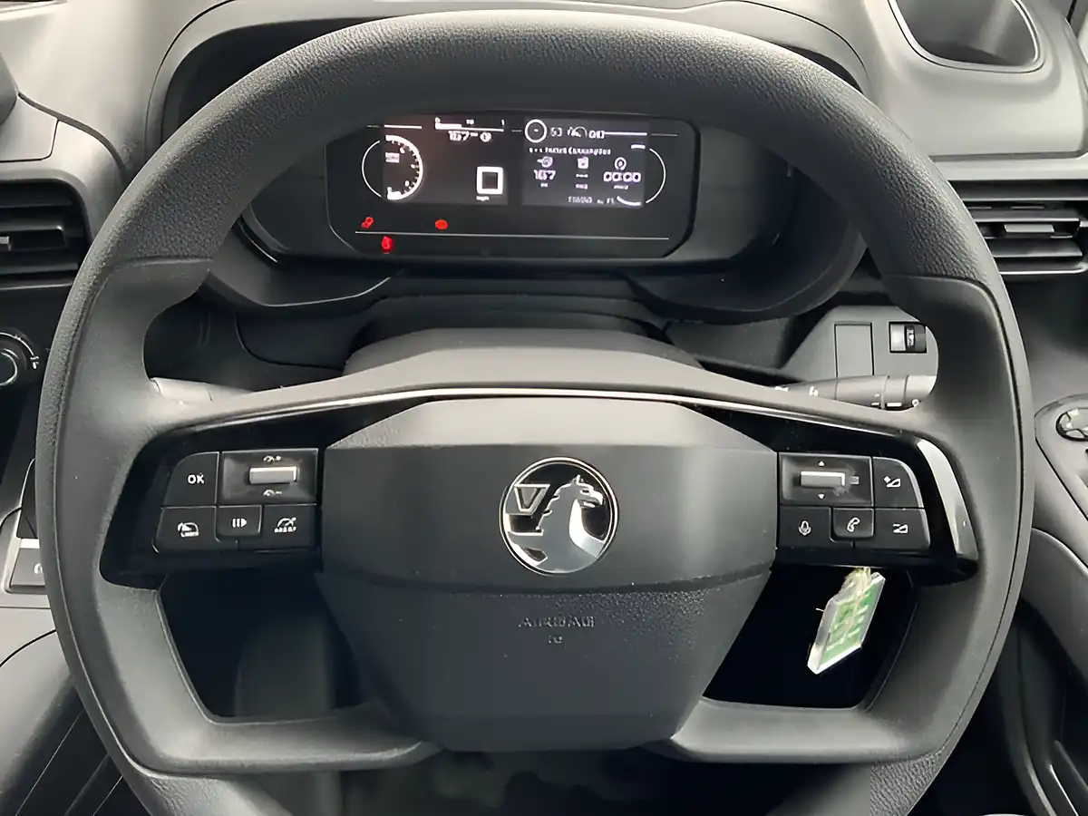 Used 2024 Vauxhall Combo Prime Panel Van White - Interior and Exterior details 18