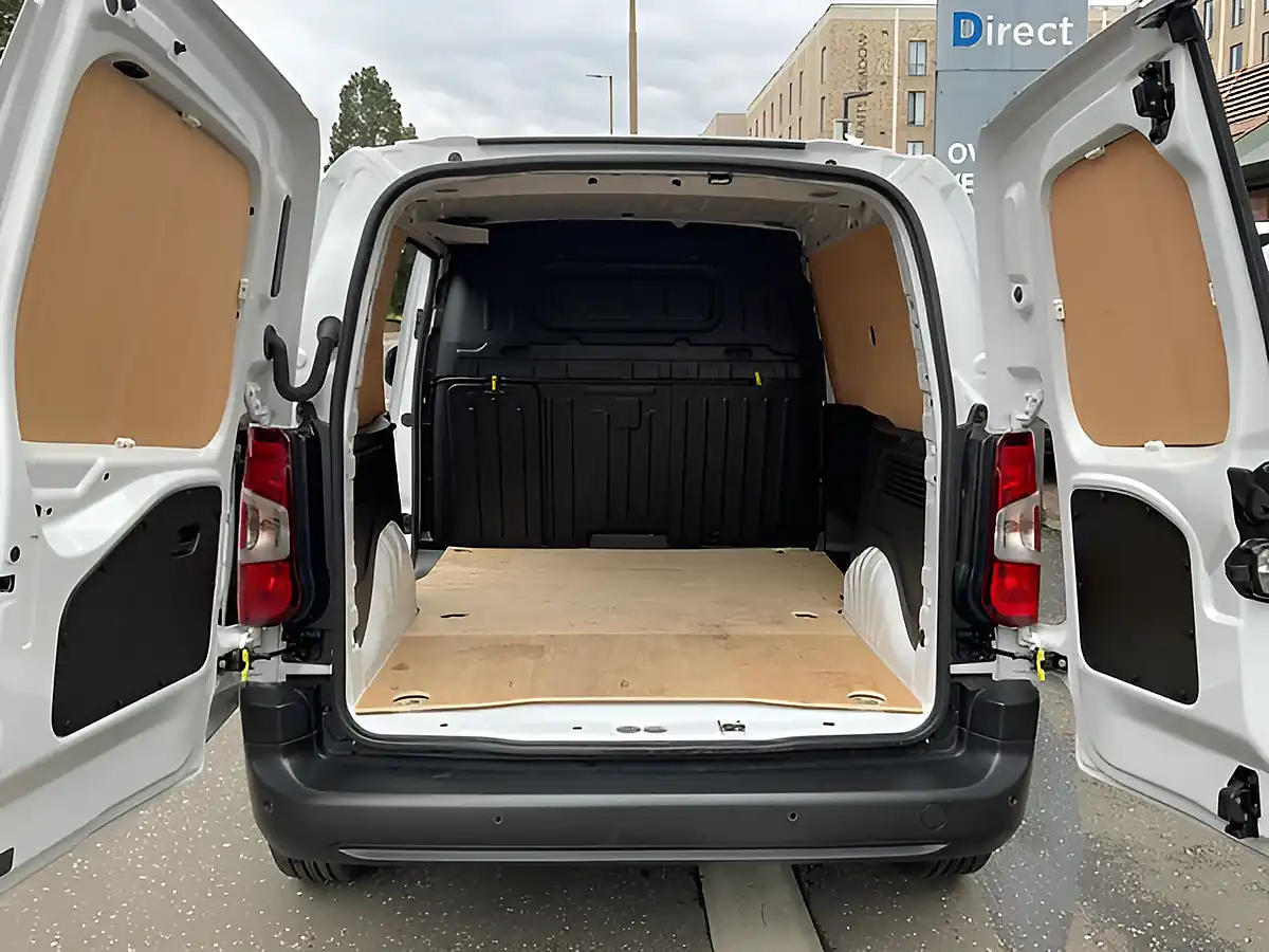 Used 2024 Vauxhall Combo Prime Panel Van White - Interior and Exterior details 8