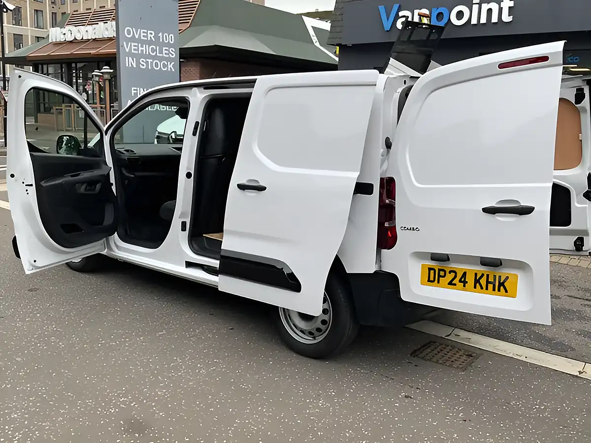 Used 2024 Vauxhall Combo Prime Panel Van White - Interior and Exterior details 9