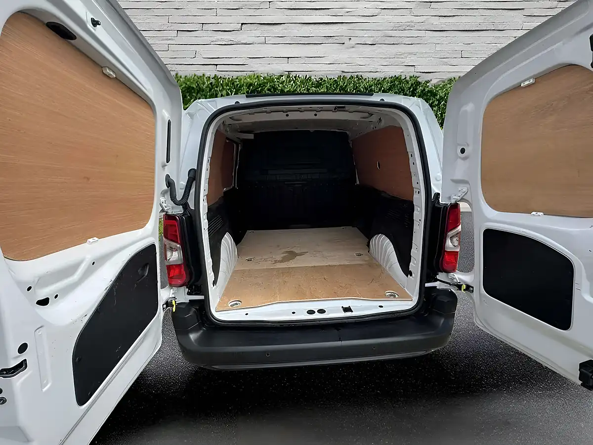 Used 2024 Vauxhall Combo Prime Panel Van White - Interior and Exterior details 20