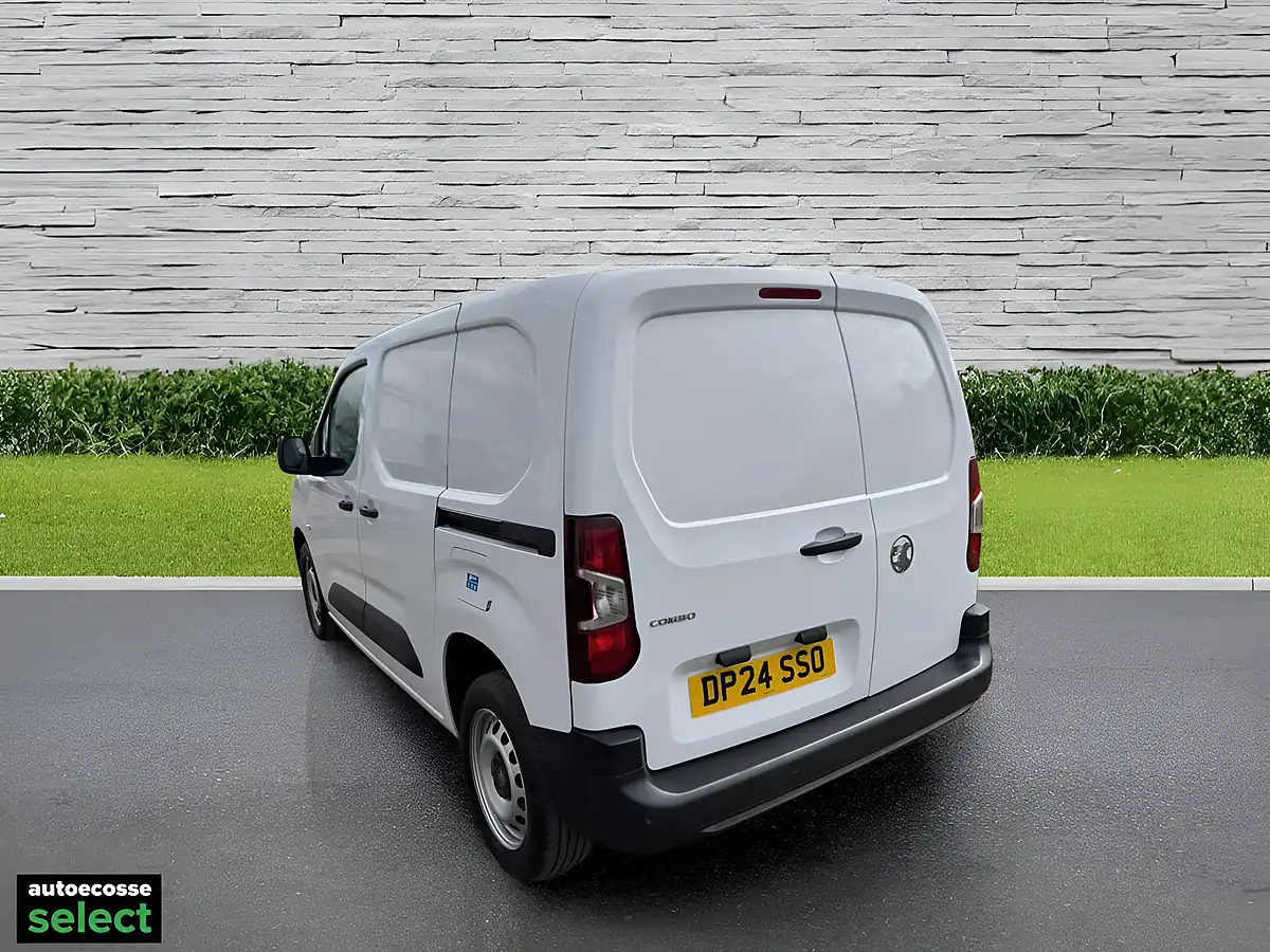 Used 2024 Vauxhall Combo Prime Panel Van White - Interior and Exterior details 7