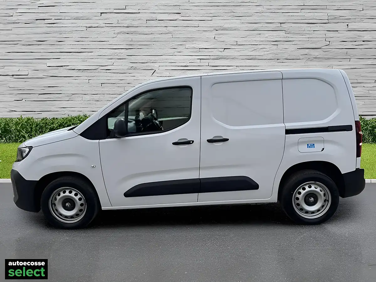 Used 2024 Vauxhall Combo Prime Panel Van White - Interior and Exterior details 9