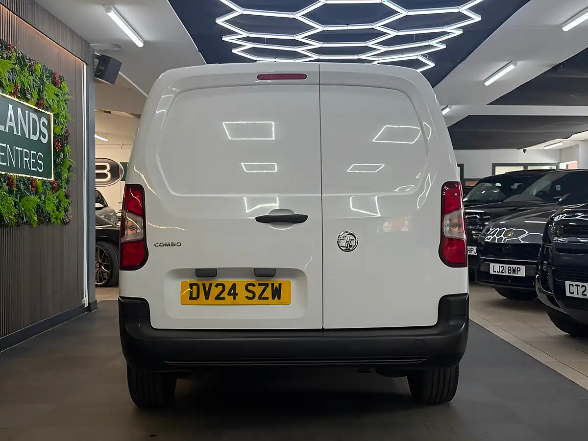 Used 2024 Vauxhall Combo Prime S/S White - Interior and Exterior details 10