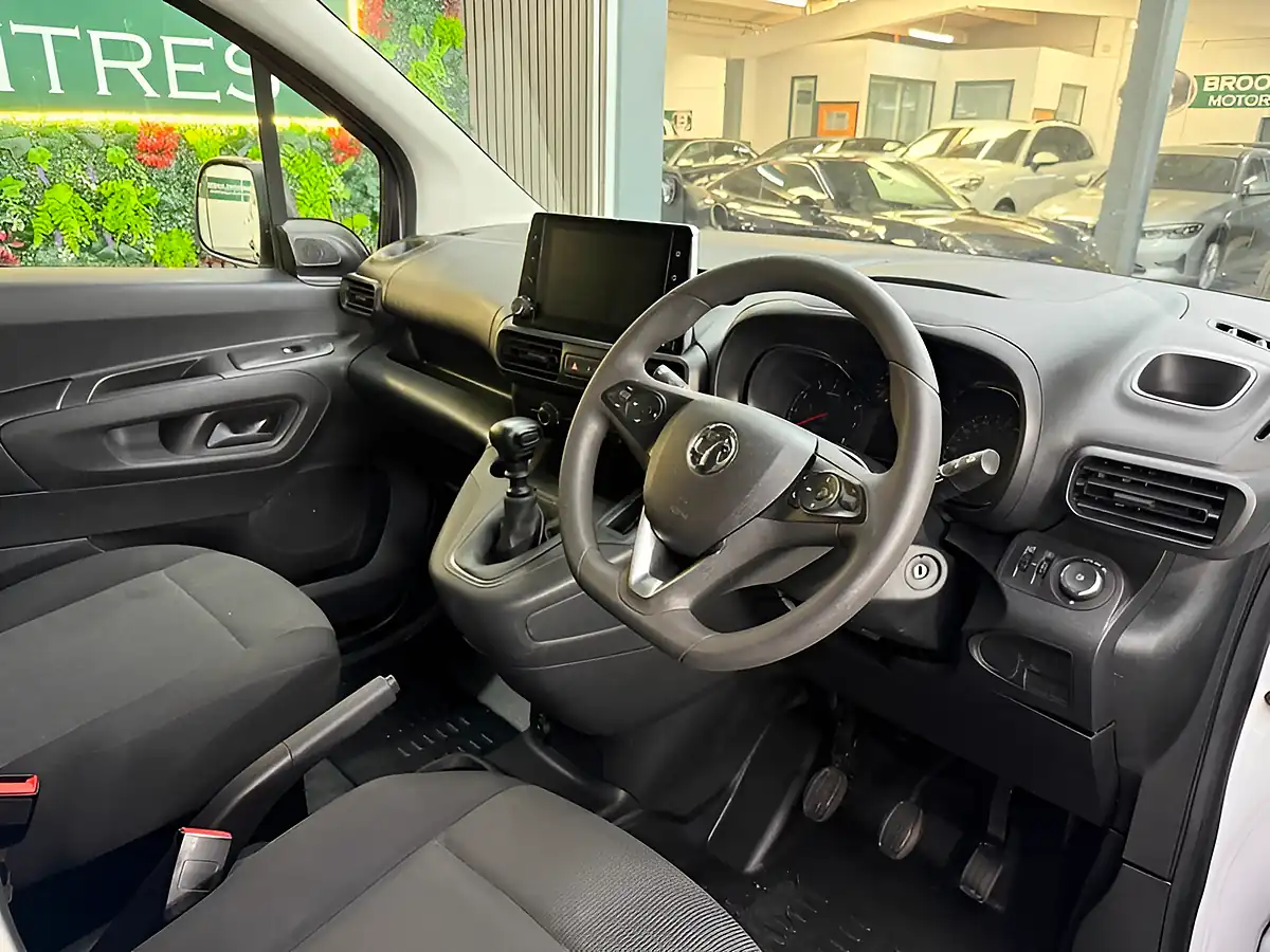 Used 2024 Vauxhall Combo Prime S/S White - Interior and Exterior details 12