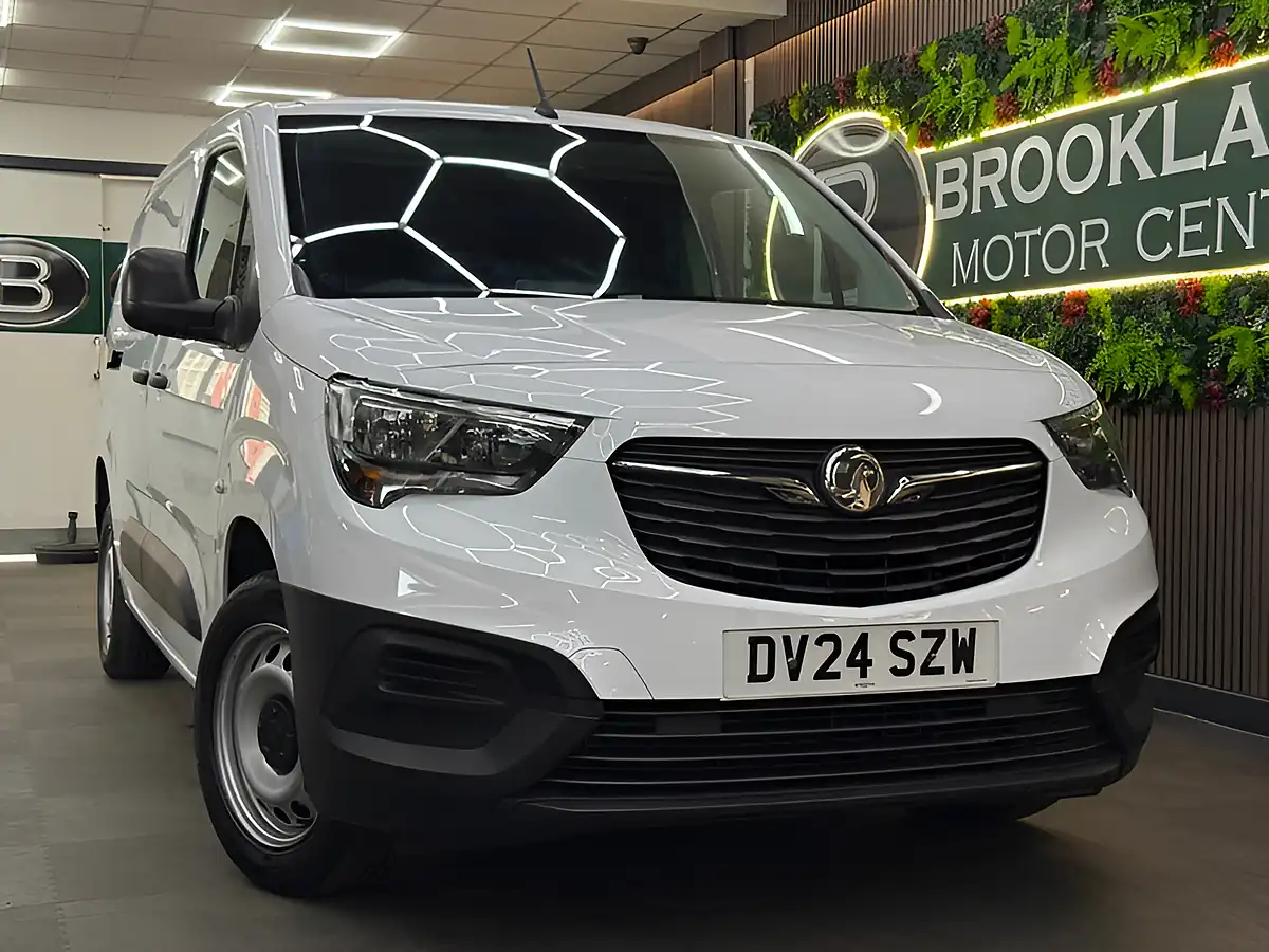 Used 2024 Vauxhall Combo Prime S/S White - Interior and Exterior details 3
