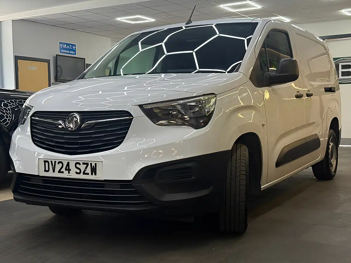 Used 2024 Vauxhall Combo Prime S/S White - Interior and Exterior details 5