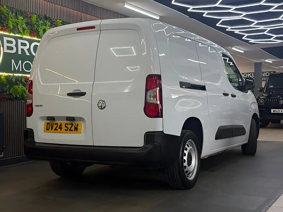 Used 2024 Vauxhall Combo Prime S/S White - Interior and Exterior details 8