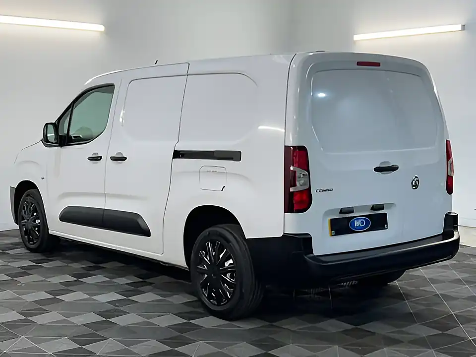 Used 2024 Vauxhall Combo Prime White - Interior and Exterior details 11