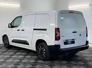 Used 2024 Vauxhall Combo Prime White - Interior and Exterior details 12