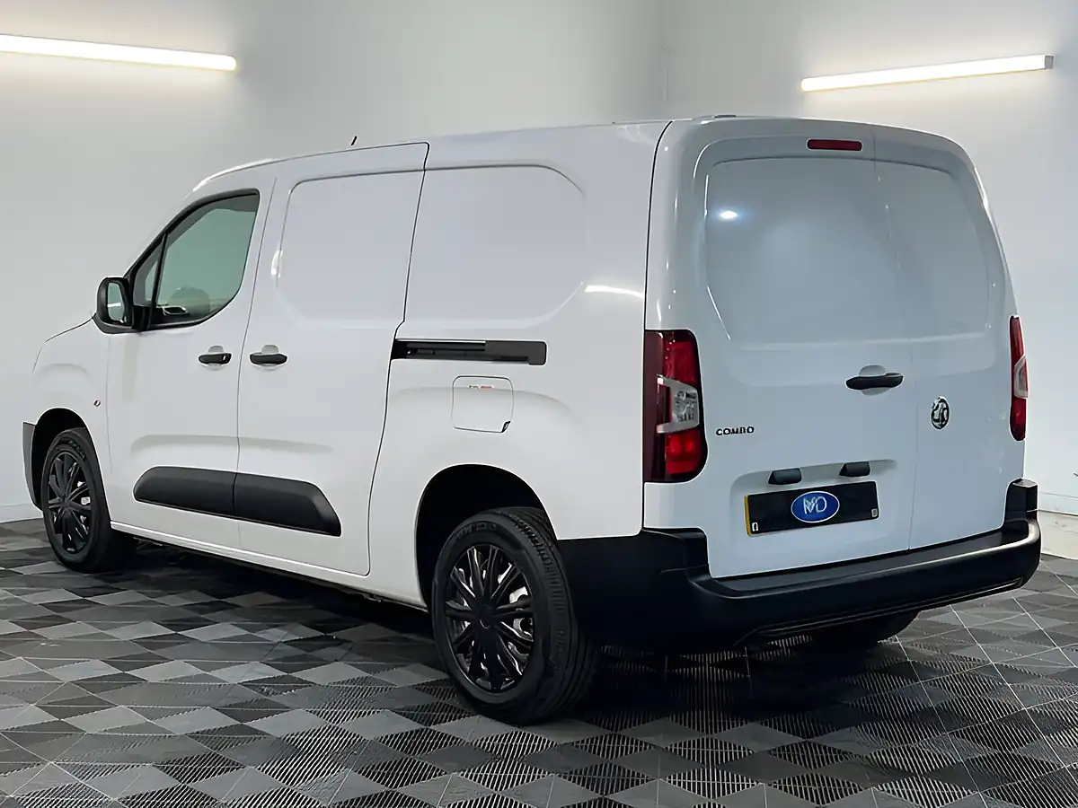 Used 2024 Vauxhall Combo Prime White - Interior and Exterior details 12