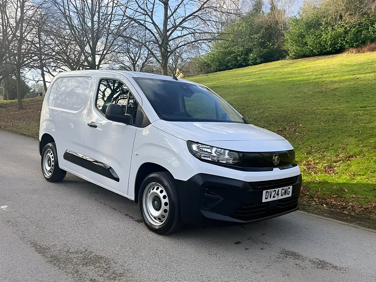 Used 2024 Vauxhall Combo Prime White - Front View