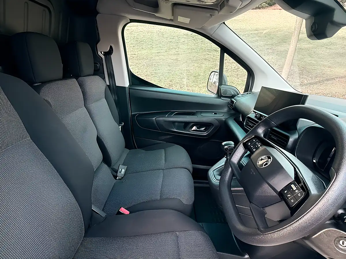 Used 2024 Vauxhall Combo Prime White - Interior and Exterior details 13