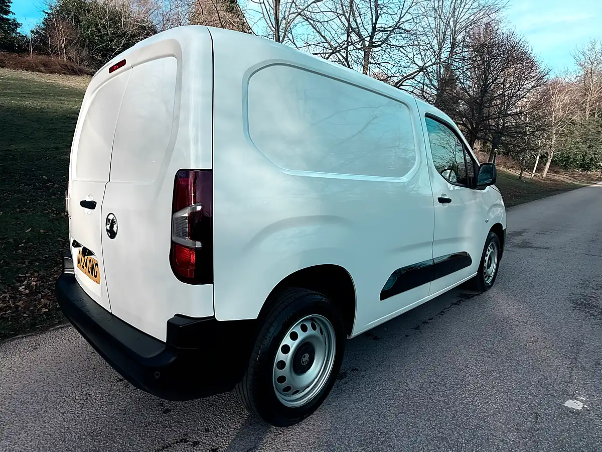 Used 2024 Vauxhall Combo Prime White - Interior and Exterior details 3