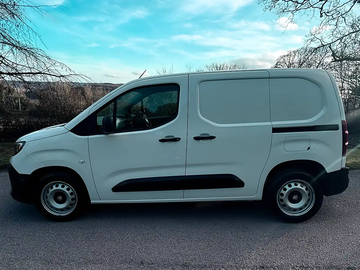 Used 2024 Vauxhall Combo Prime White - Interior and Exterior details 8