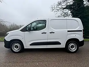 Used 2024 Vauxhall Combo Prime White - Interior and Exterior details 15