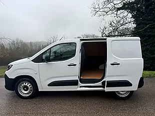 Used 2024 Vauxhall Combo Prime White - Interior and Exterior details 16