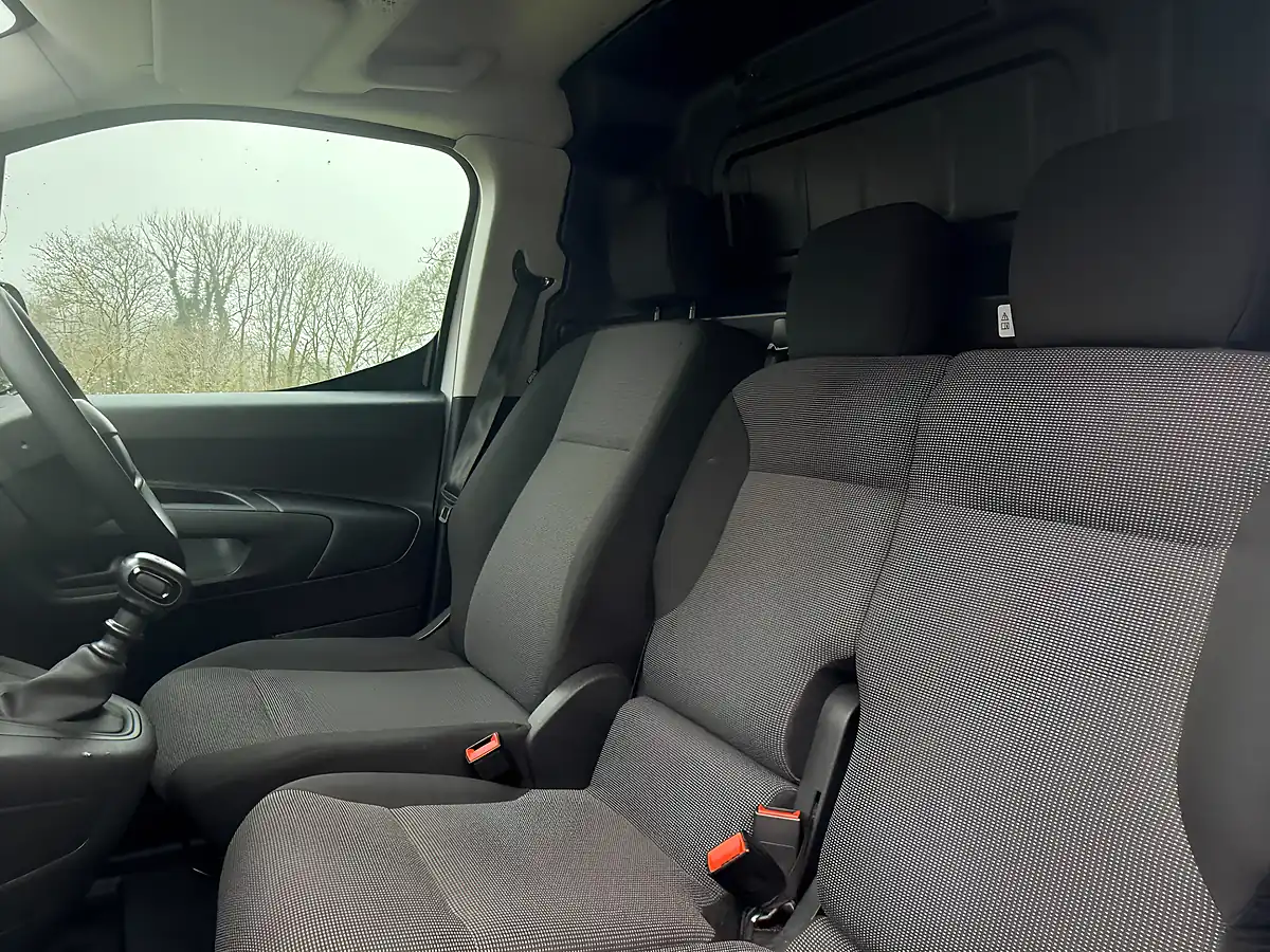 Used 2024 Vauxhall Combo Prime White - Interior and Exterior details 19