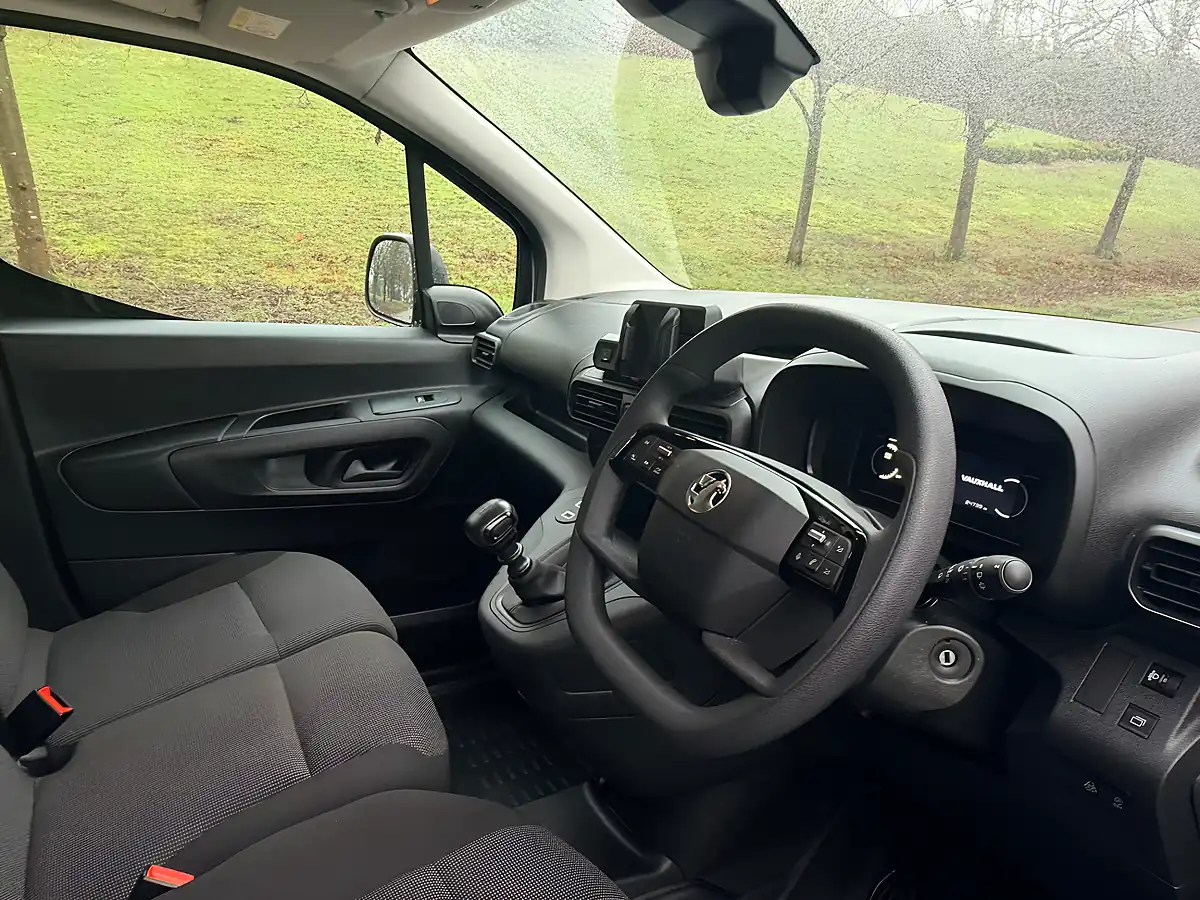 Used 2024 Vauxhall Combo Prime White - Interior and Exterior details 20