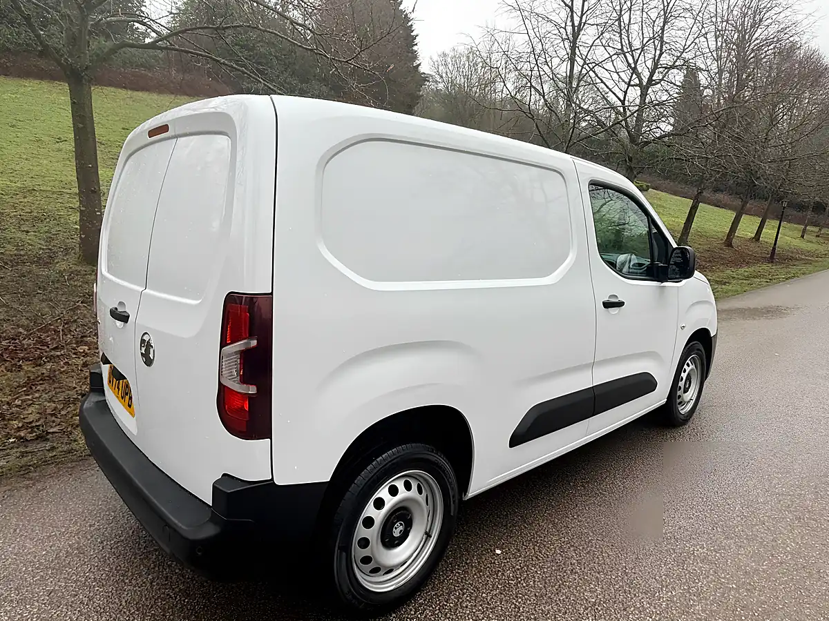 Used 2024 Vauxhall Combo Prime White - Interior and Exterior details 4