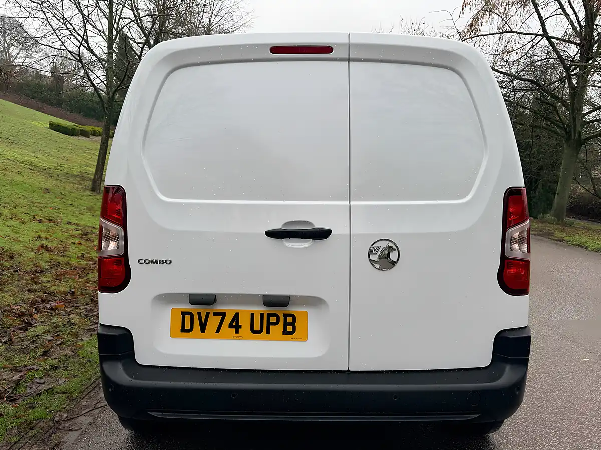 Used 2024 Vauxhall Combo Prime White - Interior and Exterior details 5