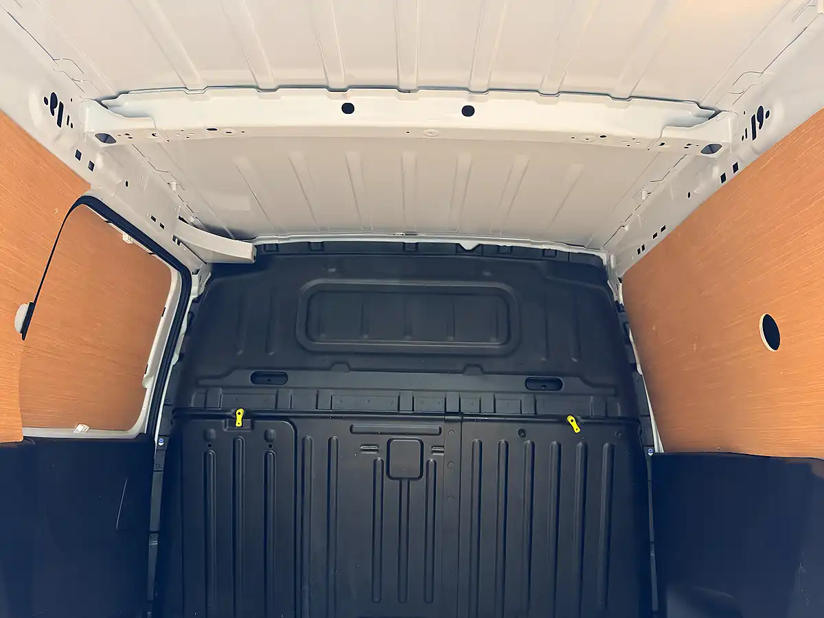 Used 2024 Vauxhall Combo Prime White - Interior and Exterior details 8
