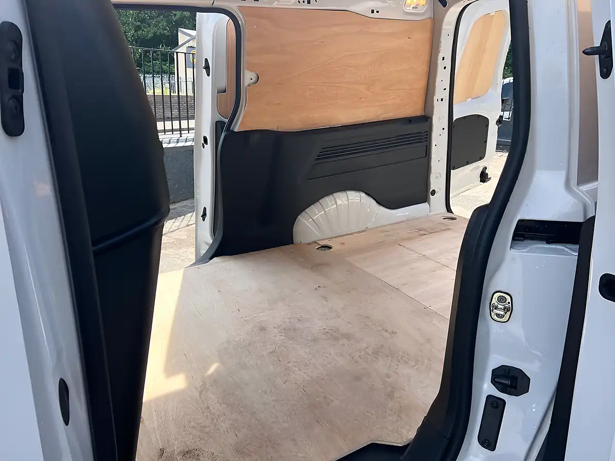 Used 2024 Vauxhall Combo Prime White - Interior and Exterior details 11