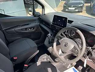Used 2024 Vauxhall Combo Prime White - Interior and Exterior details 17
