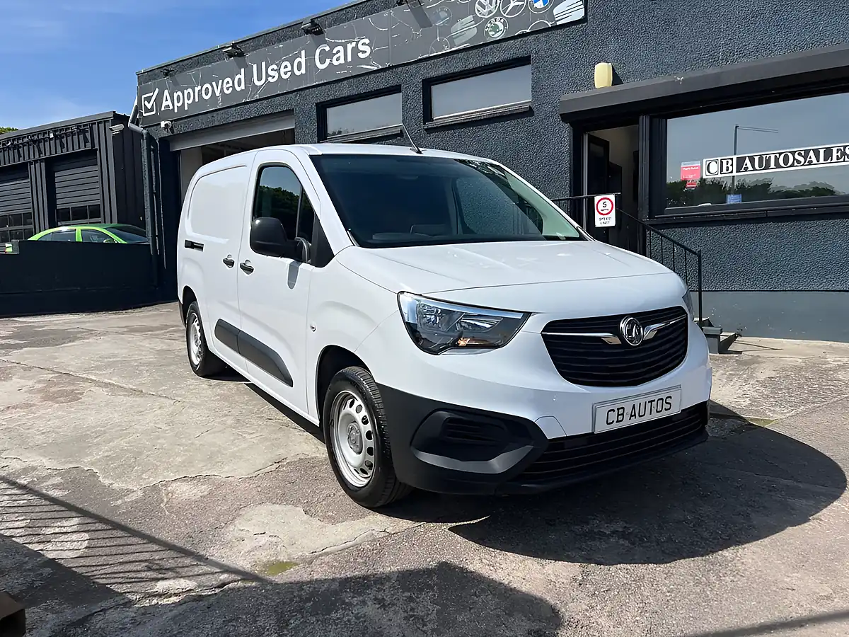 Used 2024 Vauxhall Combo Prime White - Interior and Exterior details 3