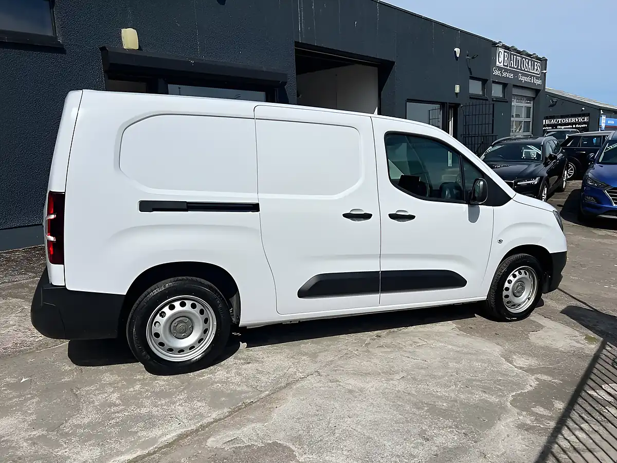 Used 2024 Vauxhall Combo Prime White - Interior and Exterior details 4