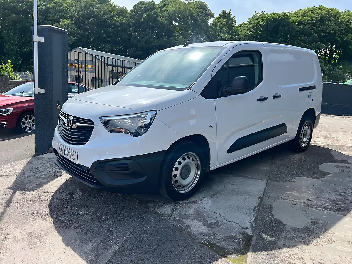 Used 2024 Vauxhall Combo Prime White - Interior and Exterior details 7