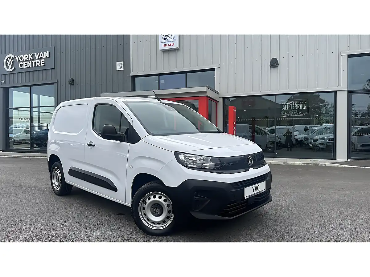 Used 2024 Vauxhall Combo Prime White - Front View