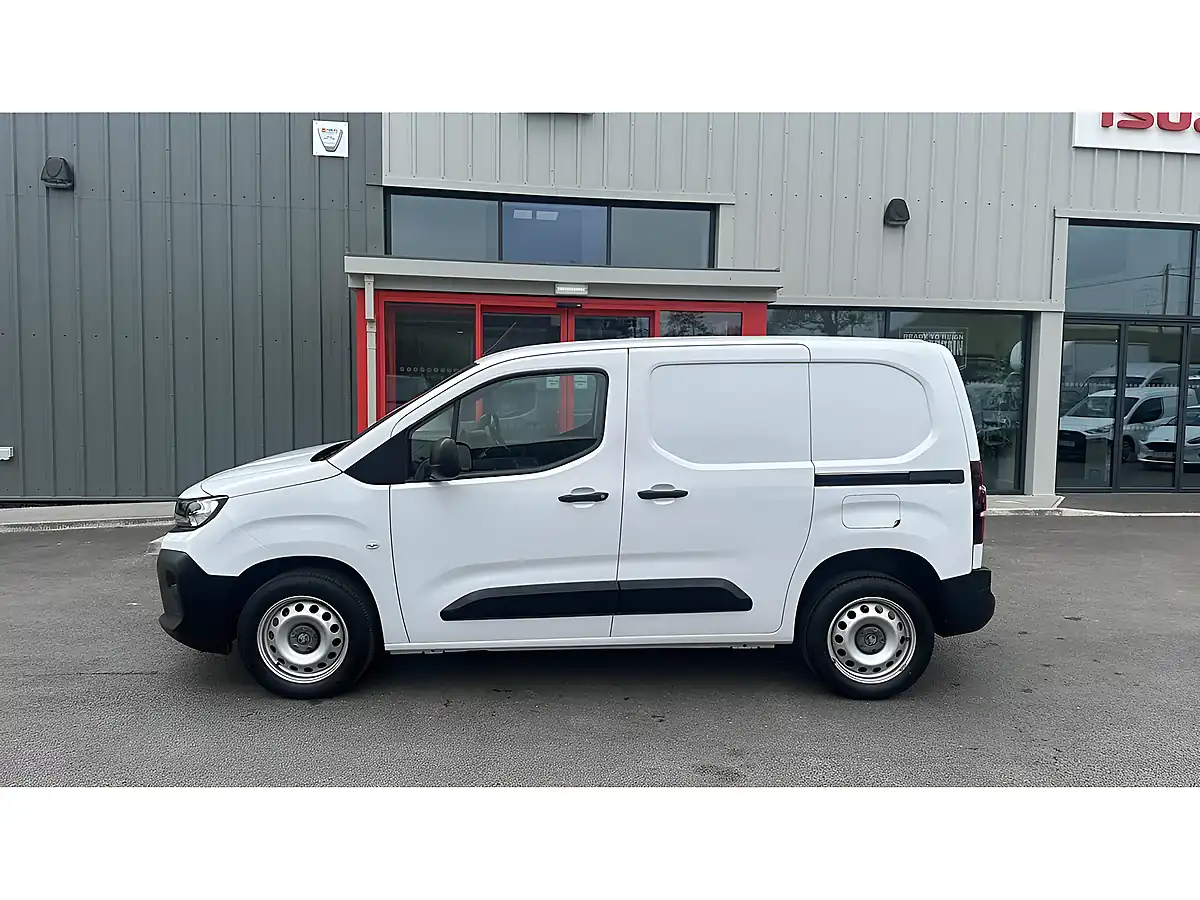 Used 2024 Vauxhall Combo Prime White - Interior and Exterior details 15