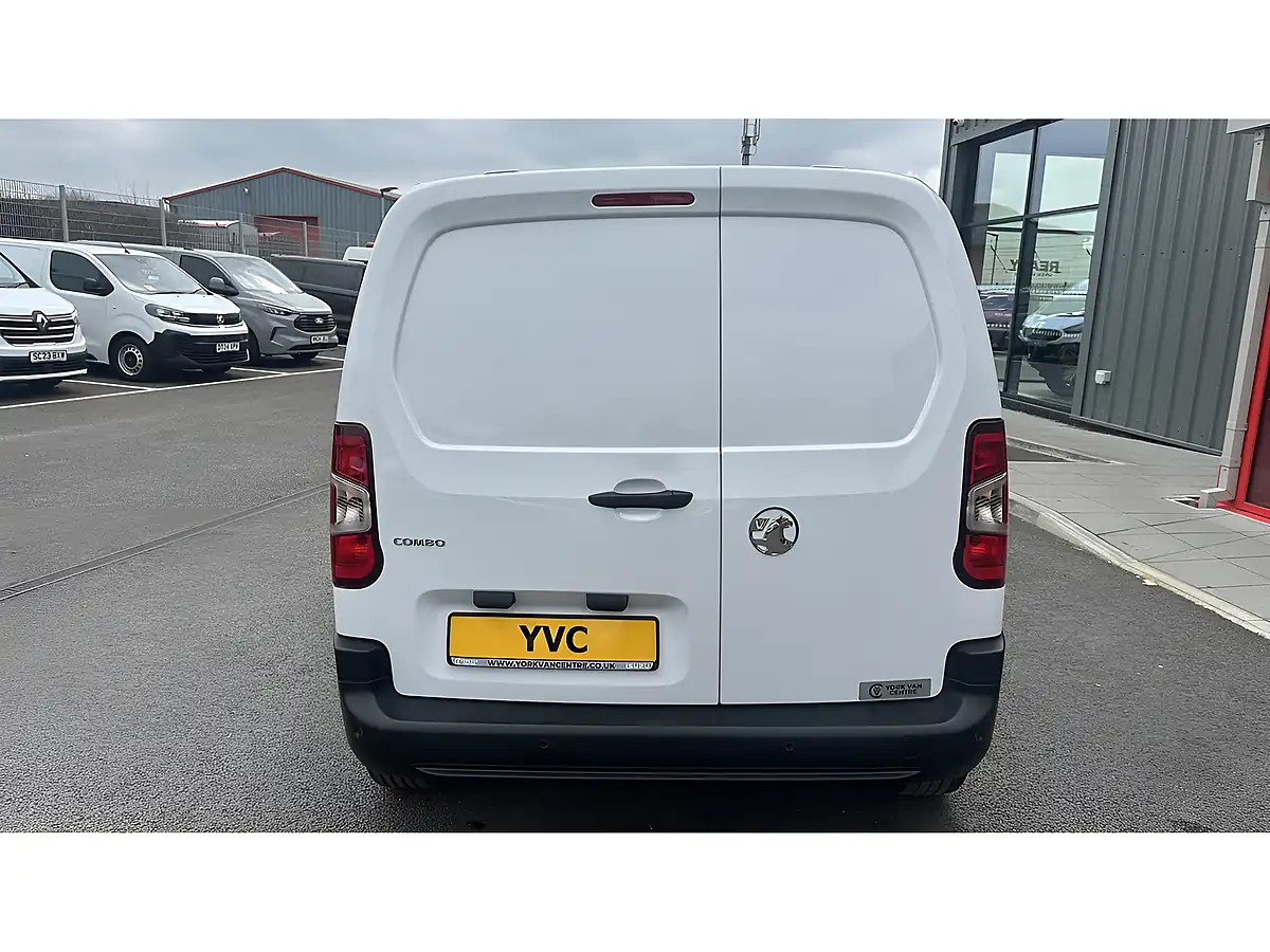 Used 2024 Vauxhall Combo Prime White - Interior and Exterior details 4