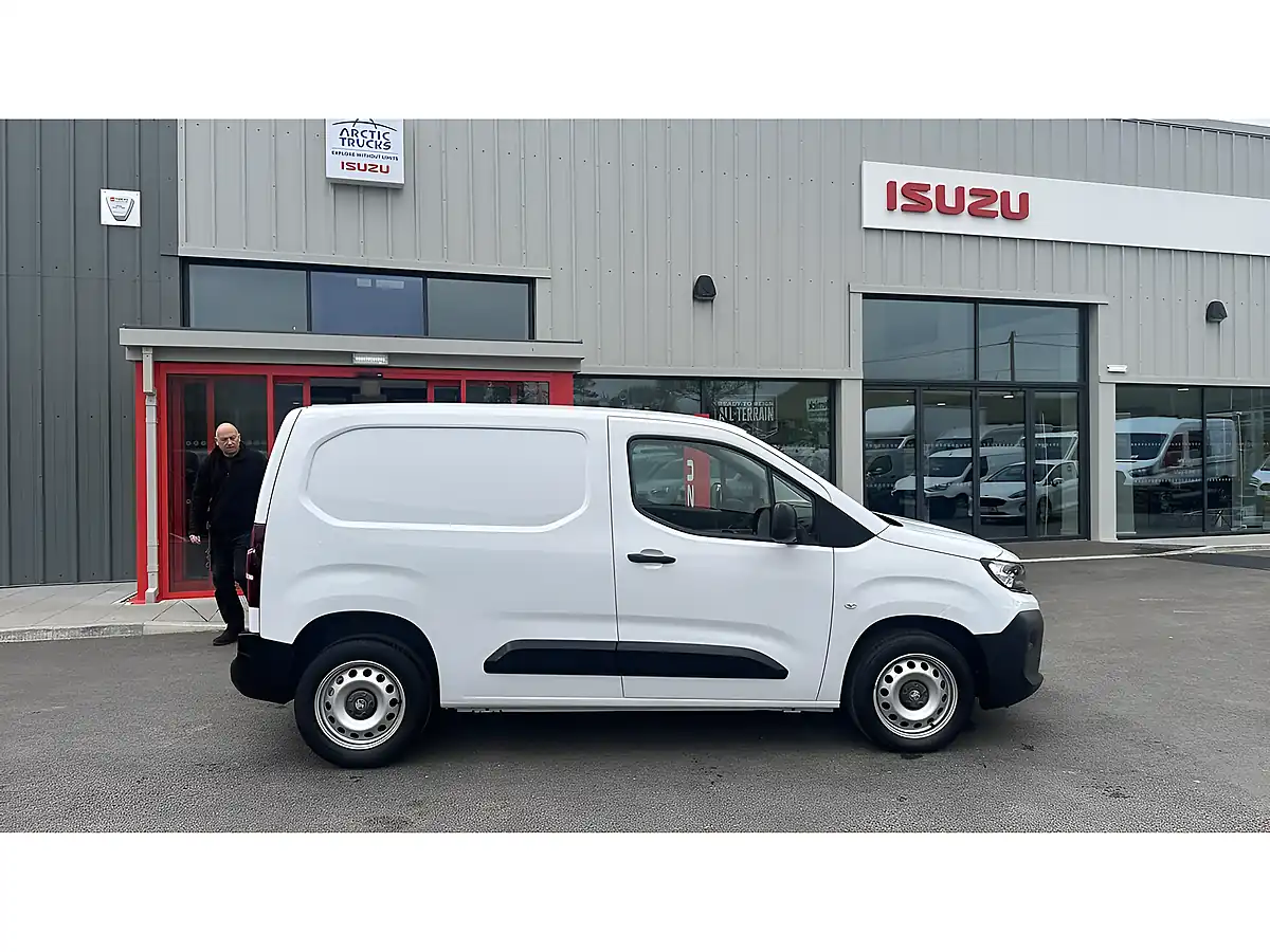 Used 2024 Vauxhall Combo Prime White - Interior and Exterior details 5