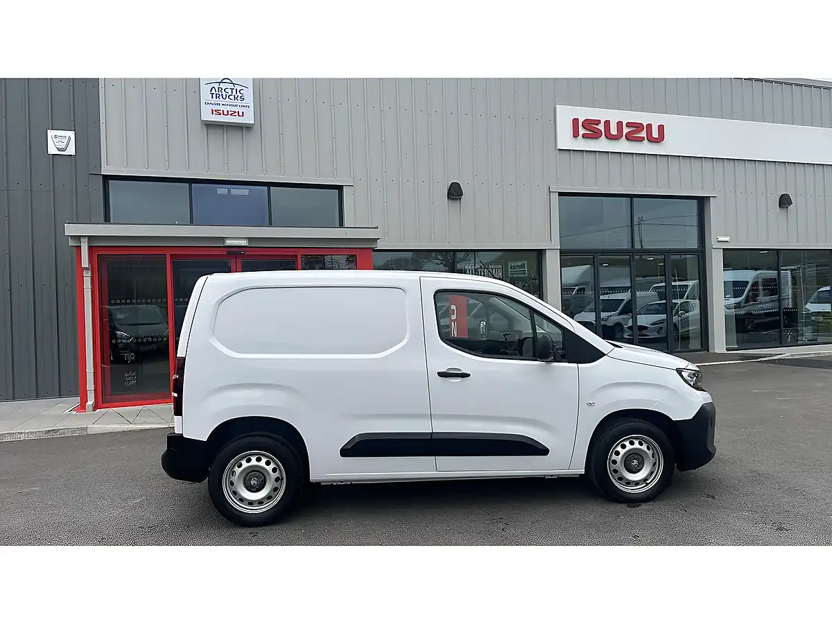 Used 2024 Vauxhall Combo Prime White - Interior and Exterior details 6