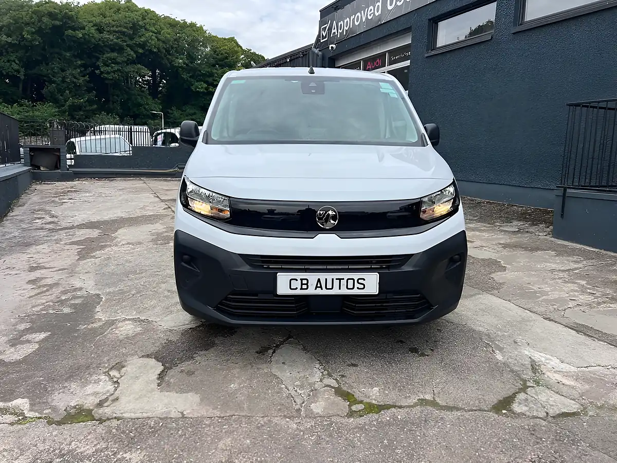 Used 2024 Vauxhall Combo Prime White - Interior and Exterior details 2