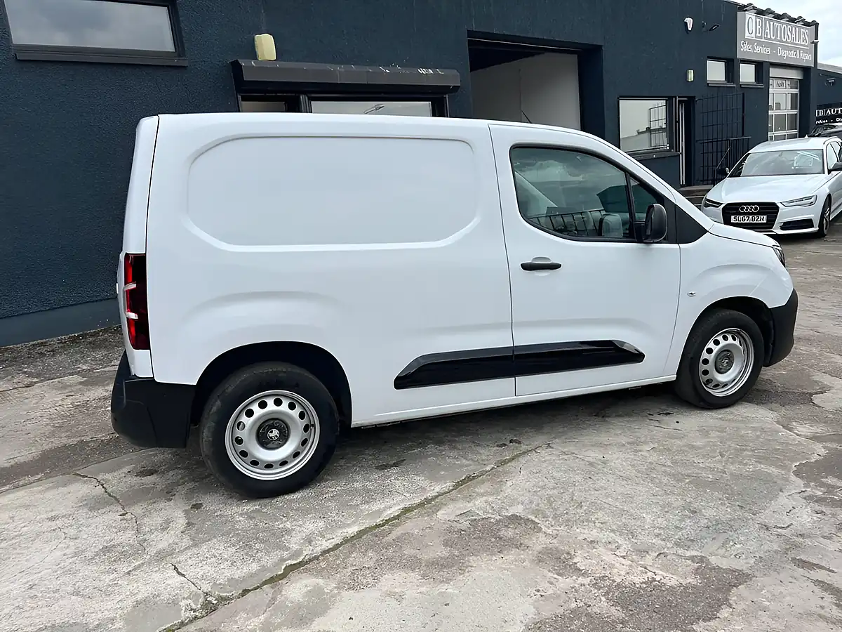 Used 2024 Vauxhall Combo Prime White - Interior and Exterior details 3
