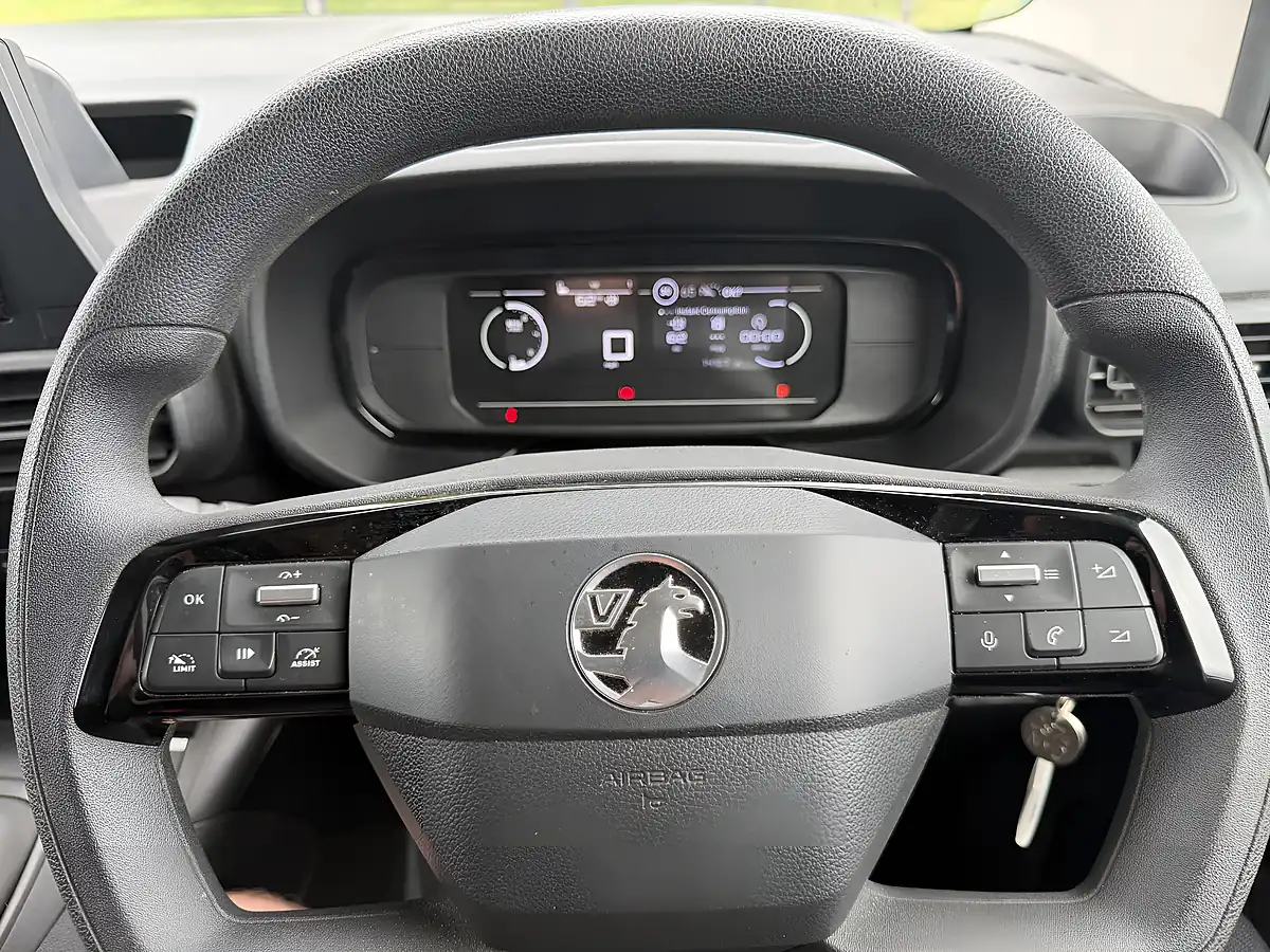 Used 2024 Vauxhall Combo Prime White - Interior and Exterior details 18