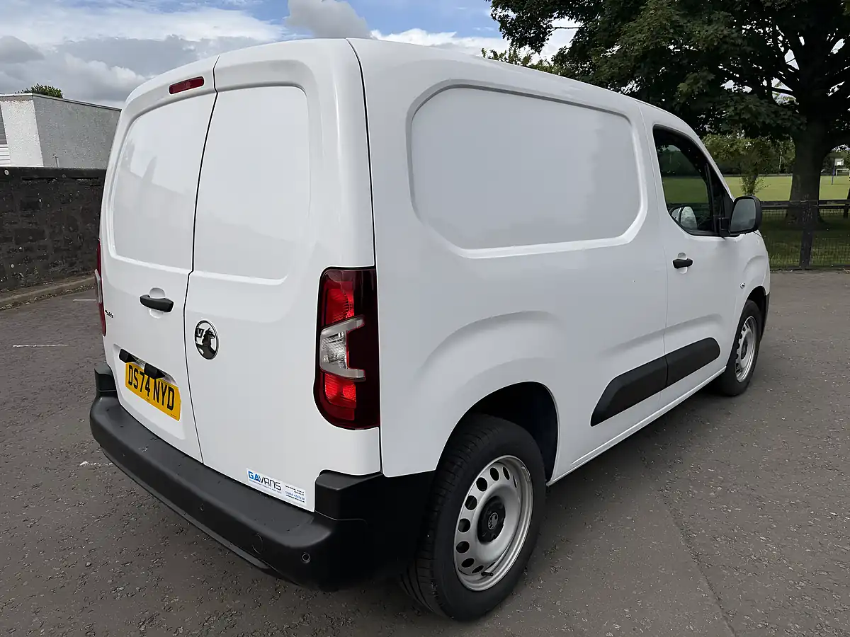 Used 2024 Vauxhall Combo Prime White - Interior and Exterior details 6