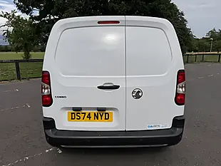 Used 2024 Vauxhall Combo Prime White - Interior and Exterior details 8