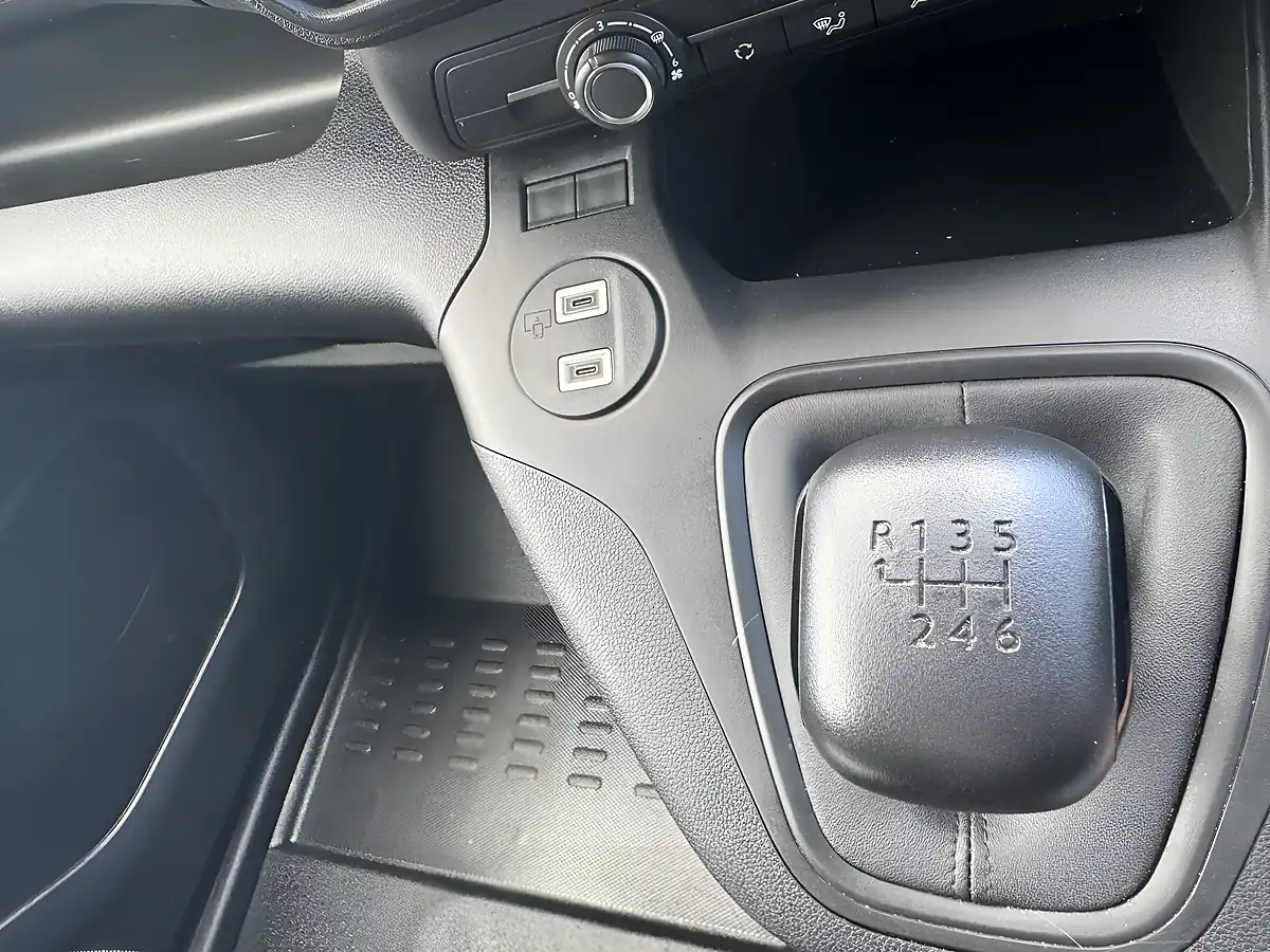 Used 2024 Vauxhall Combo Prime White - Interior and Exterior details 16