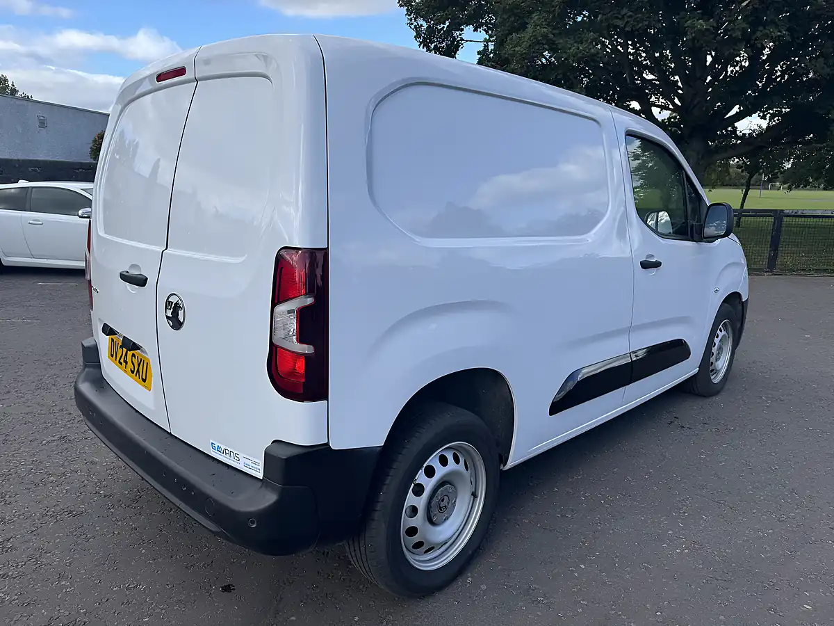 Used 2024 Vauxhall Combo Prime White - Interior and Exterior details 7